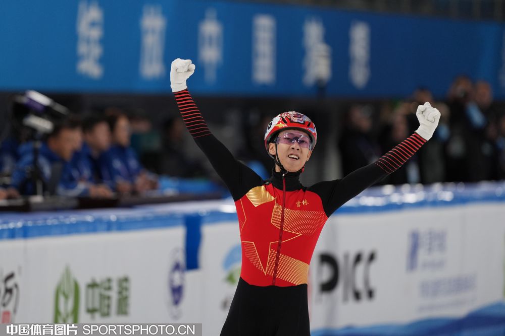 诺丁汉森林3-0马尔默，耶茨、卡利穆恩多、米伦科维奇建功
